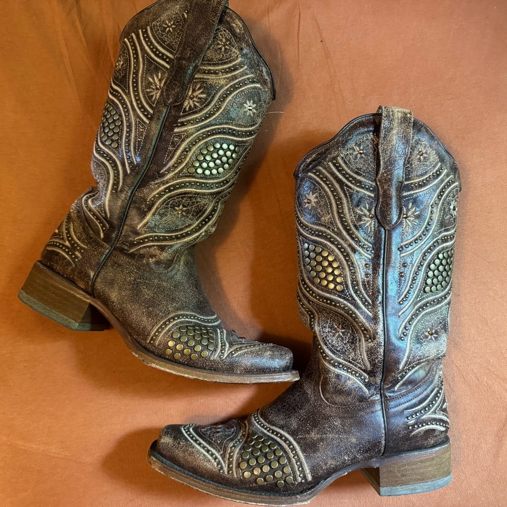 Embroidered Western Cowboy Boots
